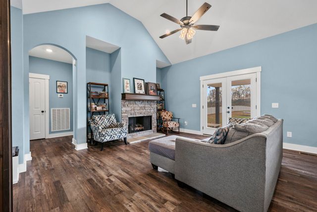 2086 Beverly Ct, Springfield, TN 37172