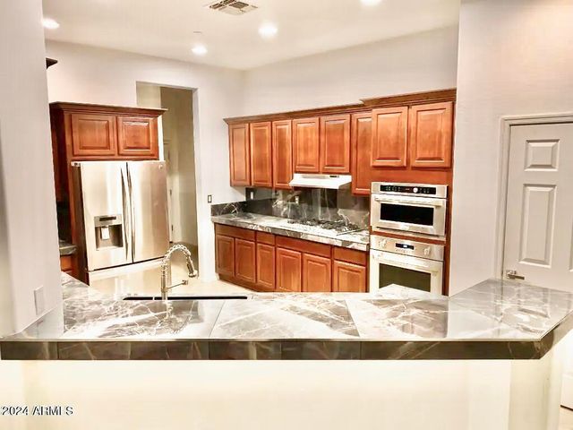 1682 W AINSWORTH Drive, Anthem, AZ 85086