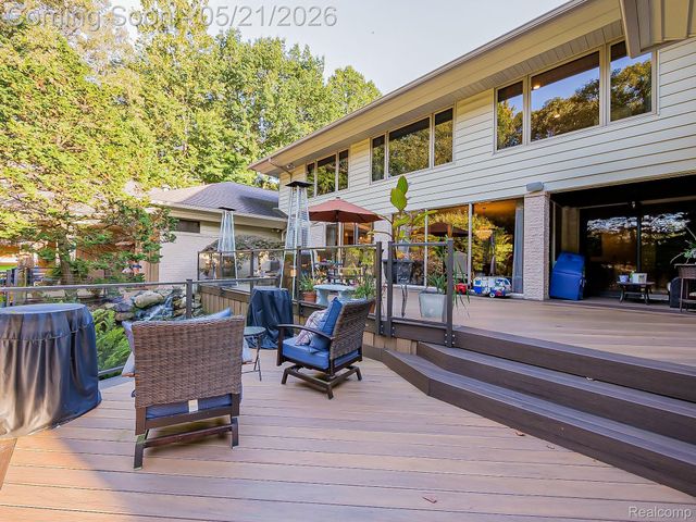 17477 IRIS Circle, Clinton Charter Township, MI 48036