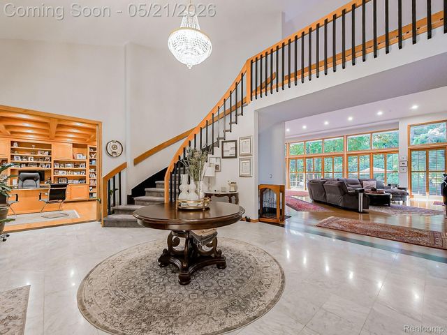 17477 IRIS Circle, Clinton Charter Township, MI 48036