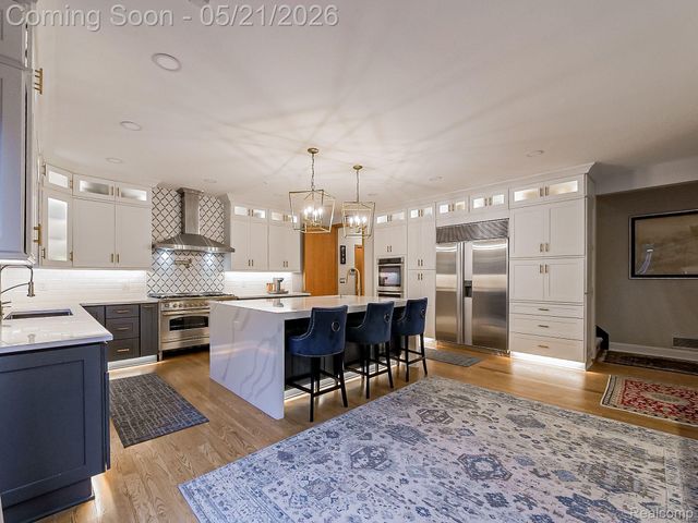 17477 IRIS Circle, Clinton Charter Township, MI 48036
