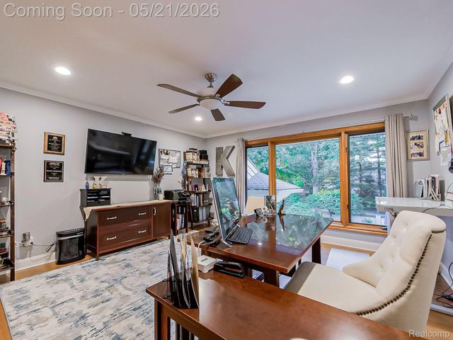 17477 IRIS Circle, Clinton Charter Township, MI 48036