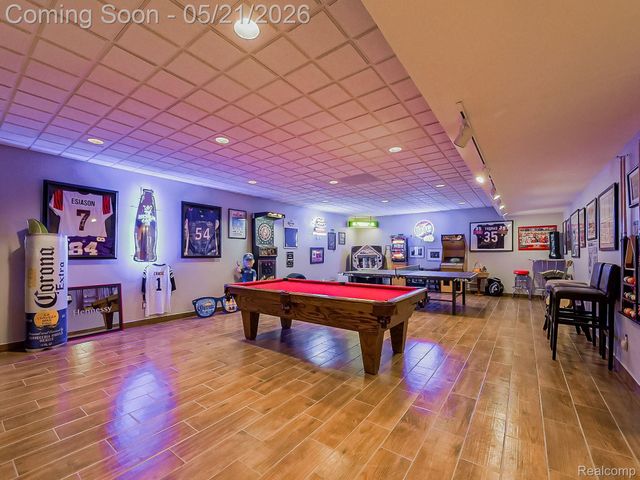 17477 IRIS Circle, Clinton Charter Township, MI 48036