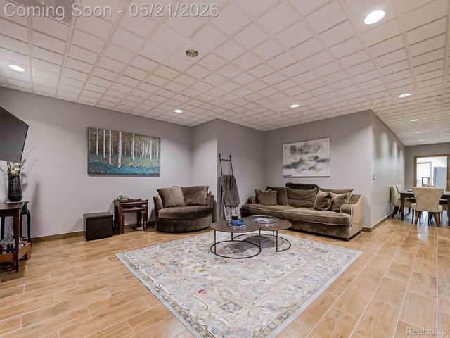 17477 IRIS Circle, Clinton Charter Township, MI 48036