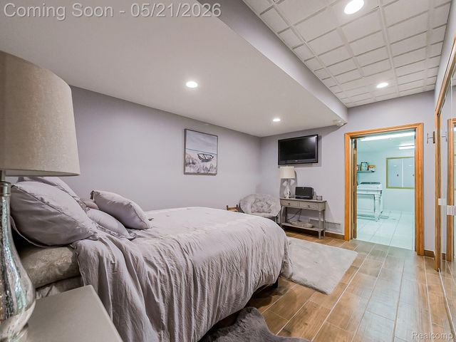 17477 IRIS Circle, Clinton Charter Township, MI 48036