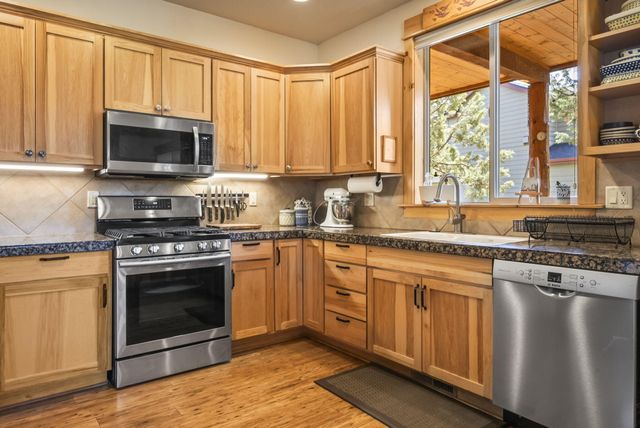 10175 Juniper Glen Circle, Redmond, OR 97756