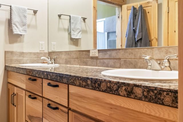 10175 Juniper Glen Circle, Redmond, OR 97756