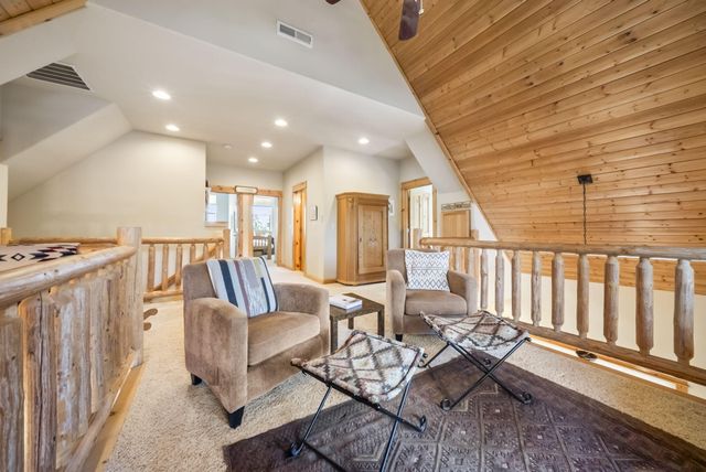 10175 Juniper Glen Circle, Redmond, OR 97756