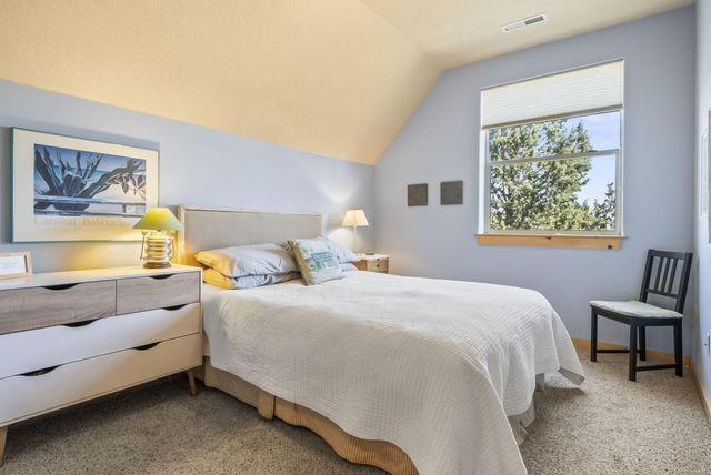 10175 Juniper Glen Circle, Redmond, OR 97756