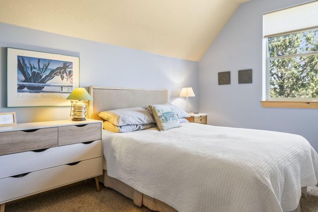 10175 Juniper Glen Circle, Redmond, OR 97756