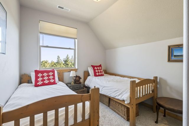 10175 Juniper Glen Circle, Redmond, OR 97756