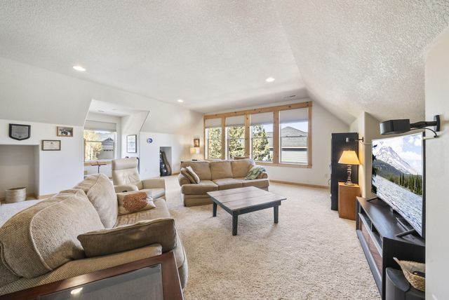 10175 Juniper Glen Circle, Redmond, OR 97756