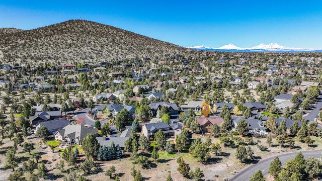 10175 Juniper Glen Circle, Redmond, OR 97756