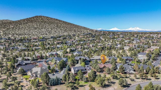 10175 Juniper Glen Circle, Redmond, OR 97756