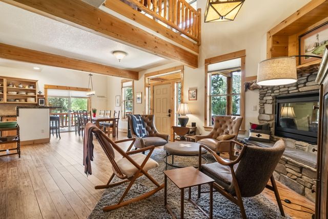 10175 Juniper Glen Circle, Redmond, OR 97756