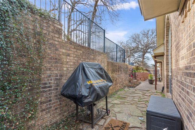 409 Shadow Mountain Drive, Woodway, TX 76712