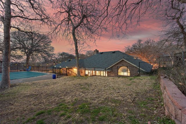 409 Shadow Mountain Drive, Woodway, TX 76712
