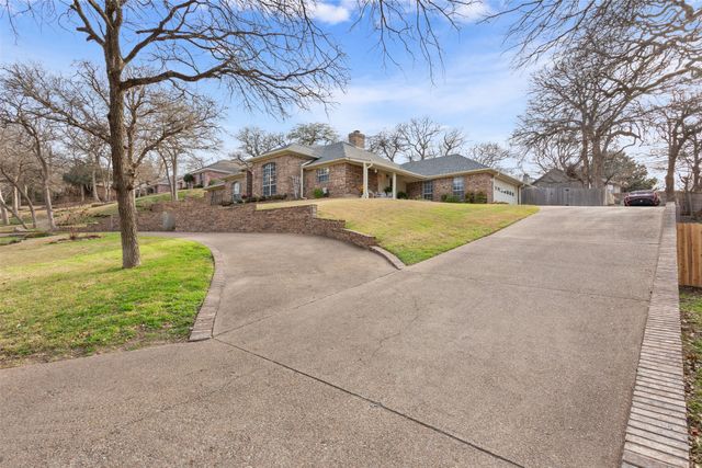 409 Shadow Mountain Drive, Woodway, TX 76712