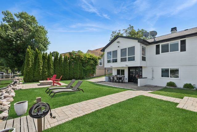 206 S Cogswell Drive, Silver Lake, WI 53170