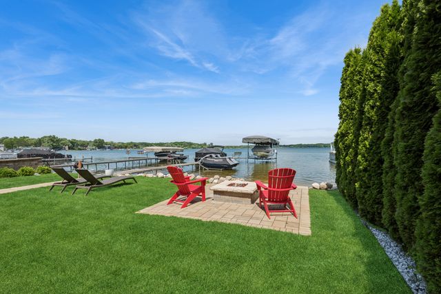 206 S Cogswell Drive, Silver Lake, WI 53170