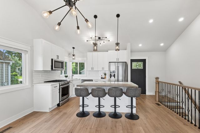 206 S Cogswell Drive, Silver Lake, WI 53170