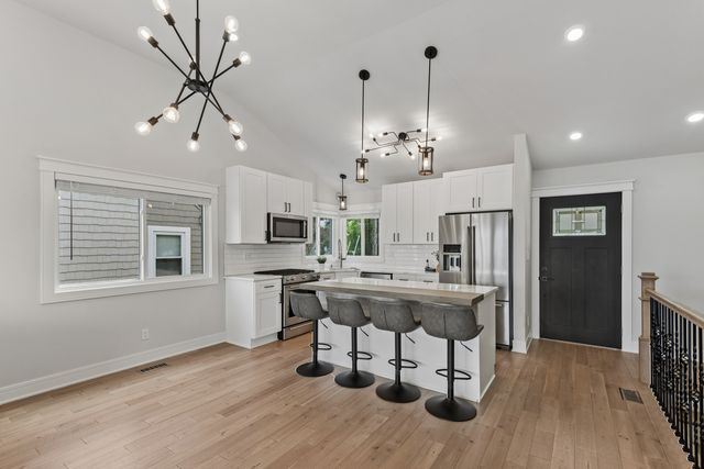 206 S Cogswell Drive, Silver Lake, WI 53170