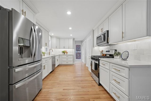 9366 White Avenue, Brentwood, MO 63144