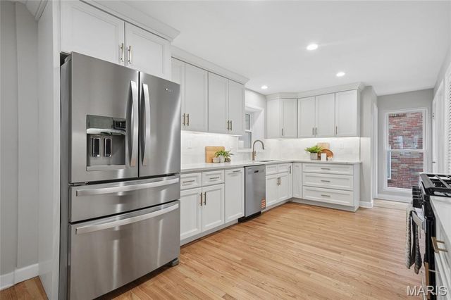 9366 White Avenue, Brentwood, MO 63144