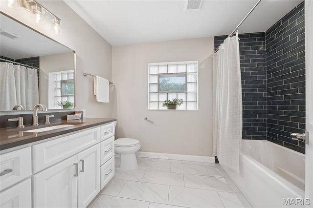 9366 White Avenue, Brentwood, MO 63144