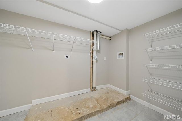 9366 White Avenue, Brentwood, MO 63144