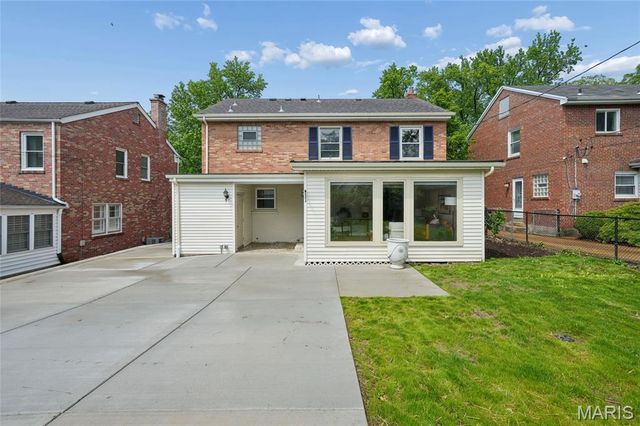 9366 White Avenue, Brentwood, MO 63144