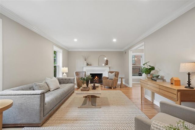 9366 White Avenue, Brentwood, MO 63144