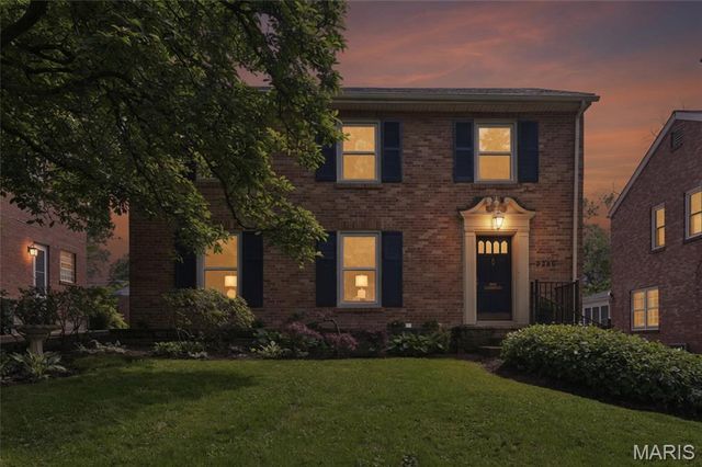 9366 White Avenue, Brentwood, MO 63144