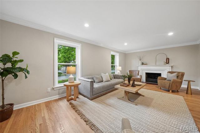 9366 White Avenue, Brentwood, MO 63144