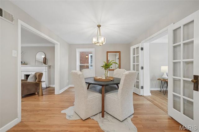 9366 White Avenue, Brentwood, MO 63144