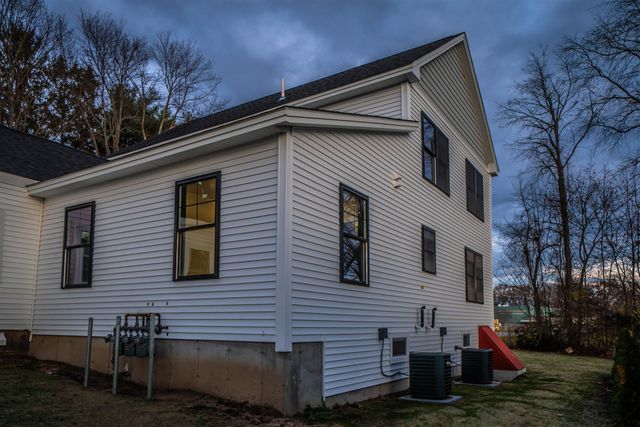 50c Linden Street, Exeter, NH 03833