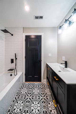 50c Linden Street, Exeter, NH 03833