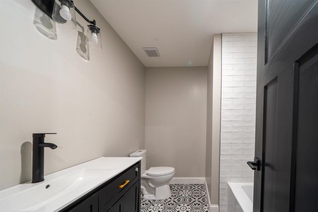 50c Linden Street, Exeter, NH 03833