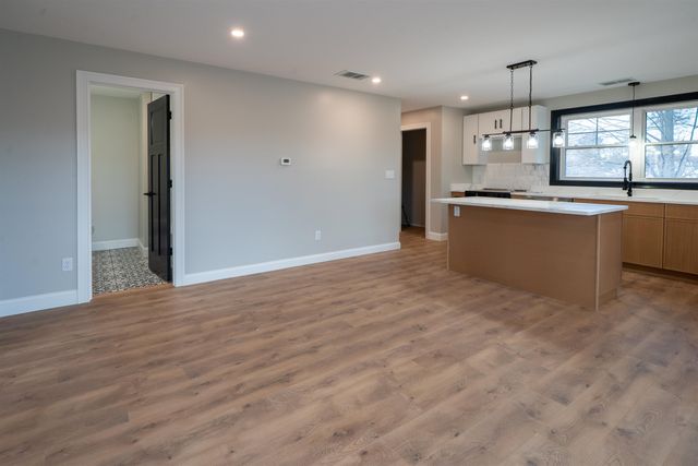 50c Linden Street, Exeter, NH 03833