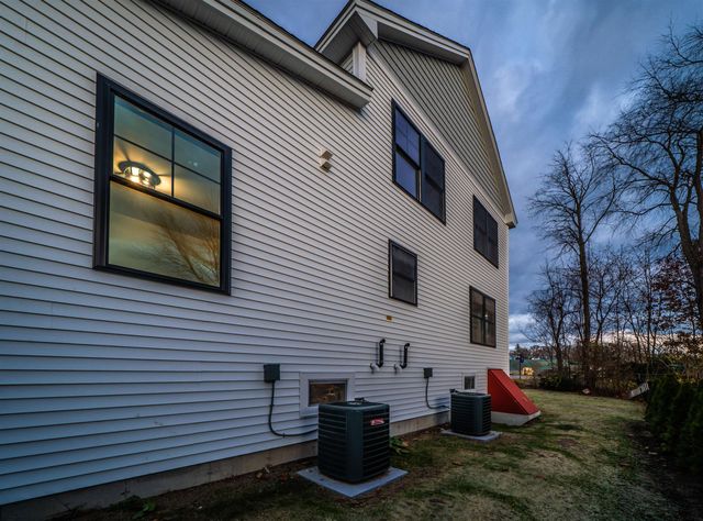 50c Linden Street, Exeter, NH 03833