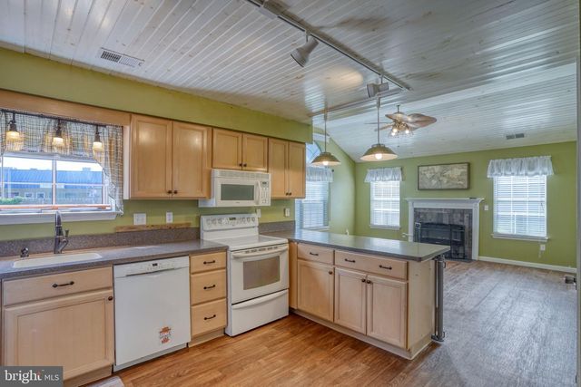 1240 ANDREW DR, Dover, DE 19904