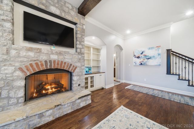 6302 N Twin Creeks Drive, Owasso, OK 74055