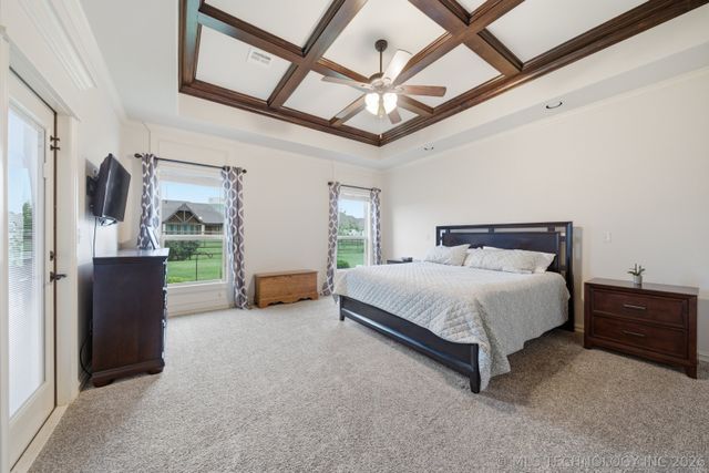 6302 N Twin Creeks Drive, Owasso, OK 74055