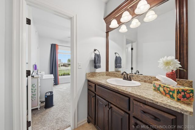 6302 N Twin Creeks Drive, Owasso, OK 74055