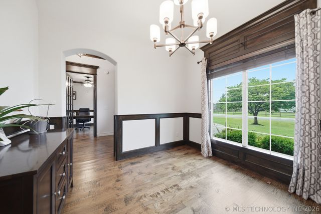 6302 N Twin Creeks Drive, Owasso, OK 74055