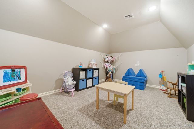 6302 N Twin Creeks Drive, Owasso, OK 74055