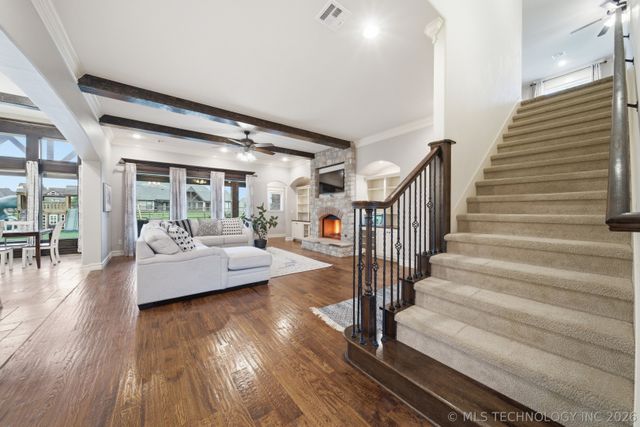 6302 N Twin Creeks Drive, Owasso, OK 74055