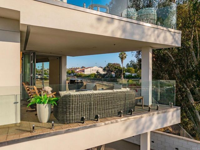 2501 State Street 306, Carlsbad, CA 92008