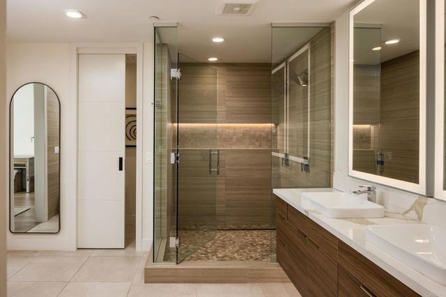 2501 State Street 306, Carlsbad, CA 92008