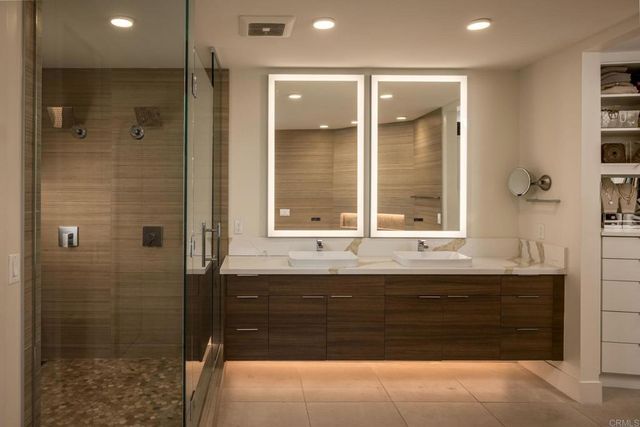 2501 State Street 306, Carlsbad, CA 92008